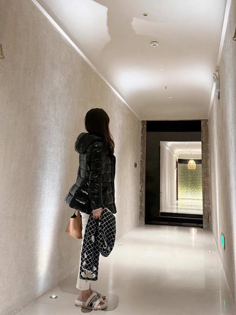 Moncler/蒙口Barante系列小蛮腰束腰羽绒服