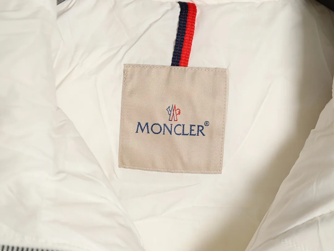 MONCLER 蒙口 HERMIFUR系列短款女款羽绒服