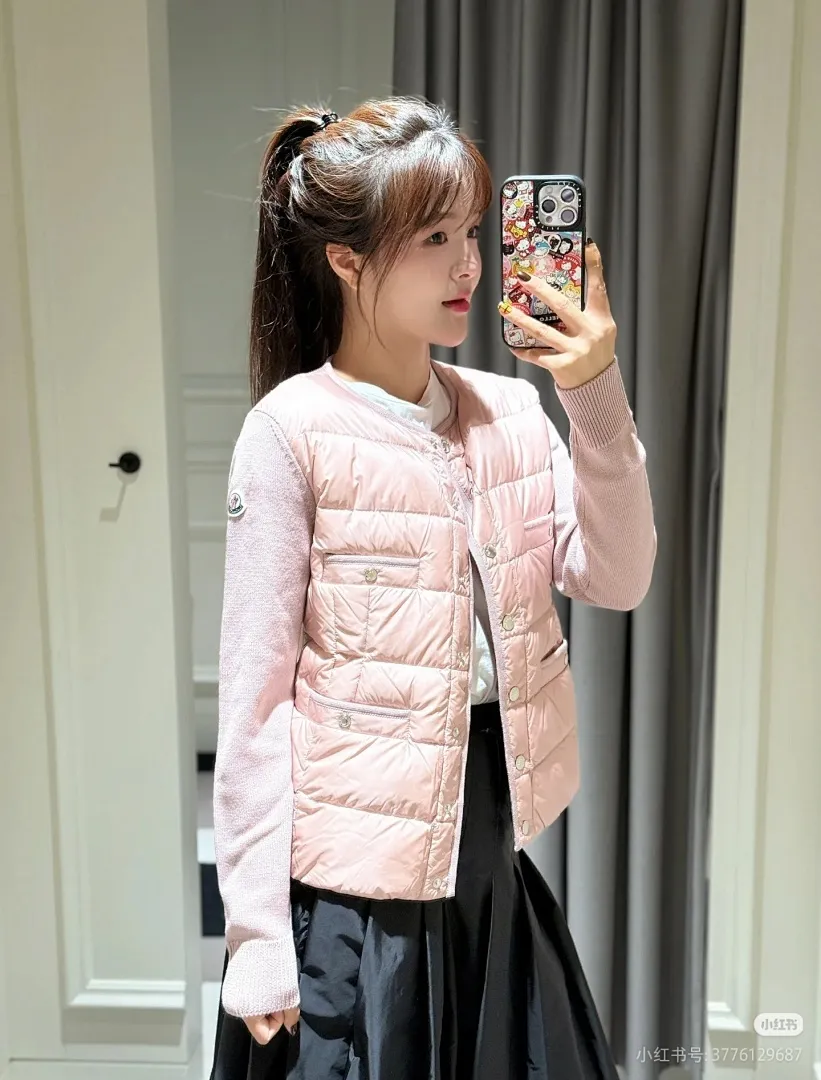 Moncler 蒙口 多纽扣针织拼接羽绒外套