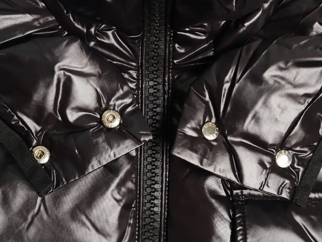 Moncler/蒙口 Andro系列 SS24 ANDRO短款徽标连帽长袖羽绒服