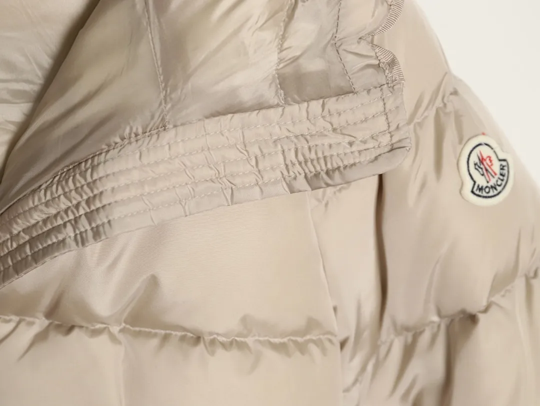 Moncler 蒙口 Avoce 鱼骨束腰女款羽绒服