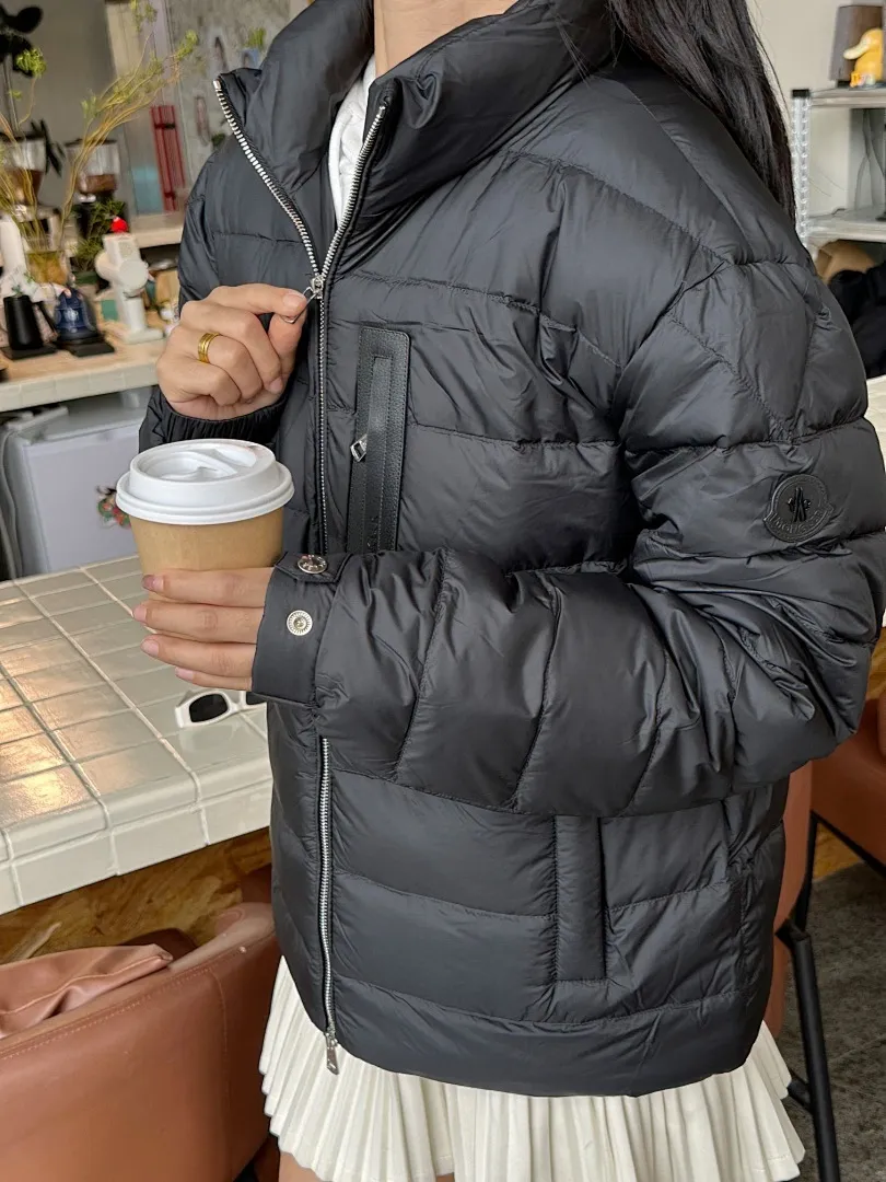 Moncler/蒙口 25Fw新款黑标皮拉链立领羽绒服