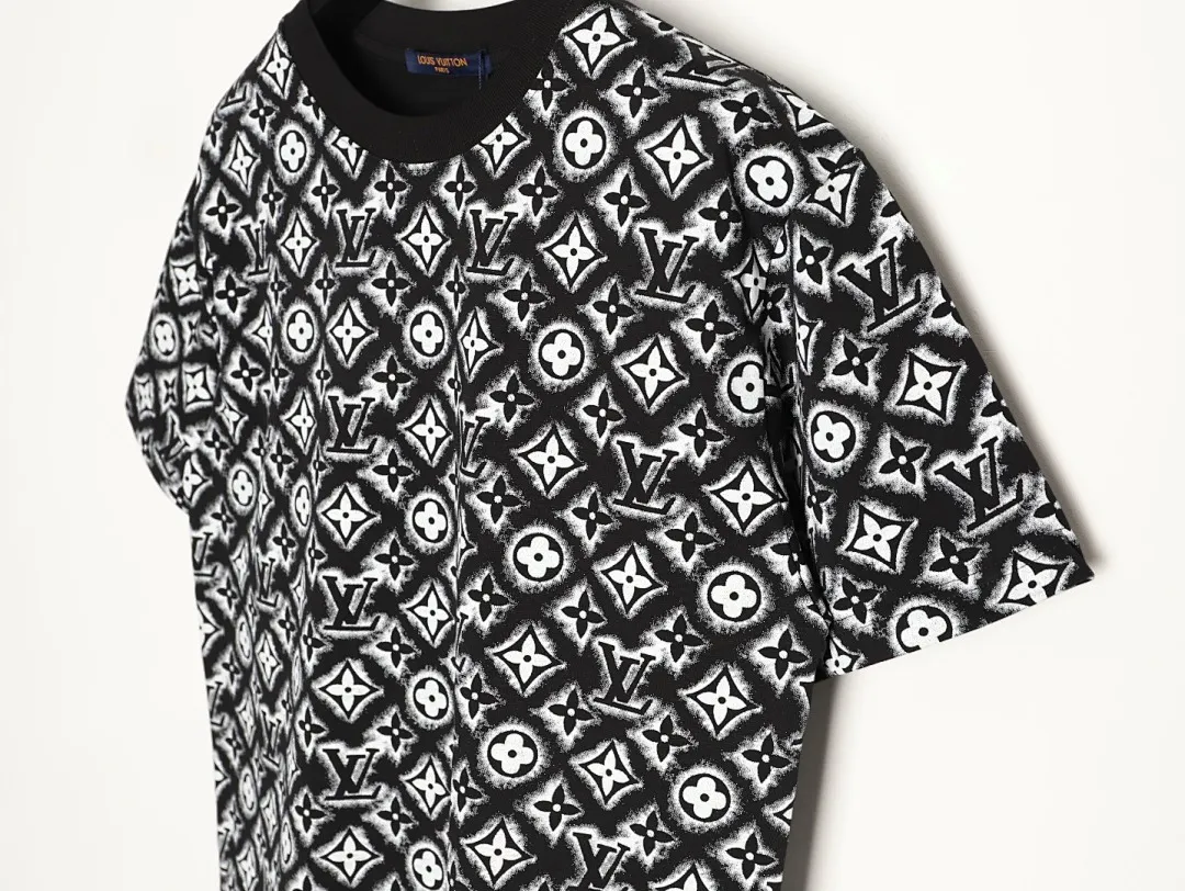 Louis Vuitton 满印logo短袖T恤