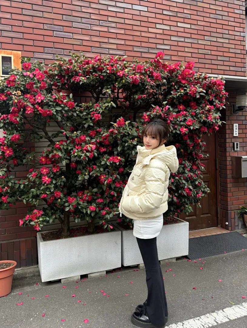 Moncler/蒙口 Andro系列 SS24 ANDRO短款徽标连帽长袖羽绒服