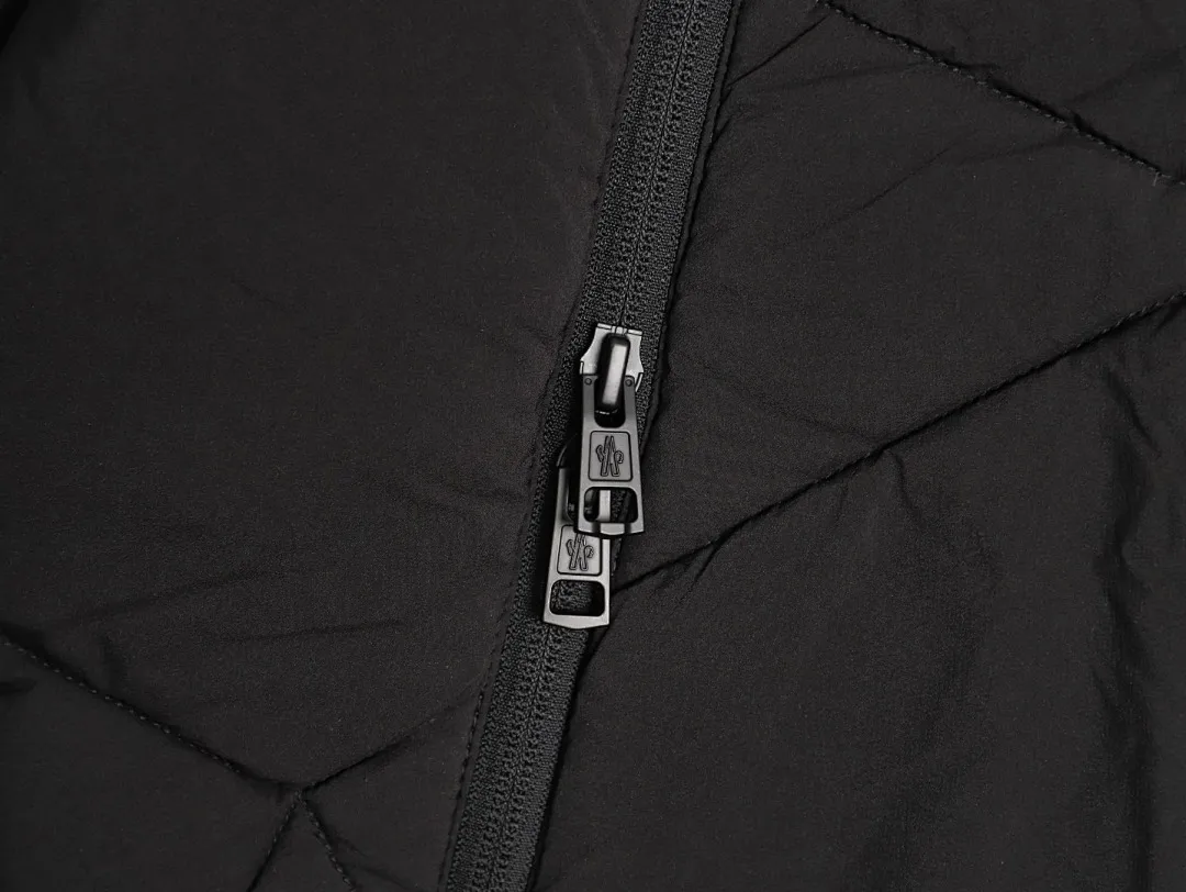 Moncler/蒙口 25Fw新款不规则侧边拉链立领羽绒服外套