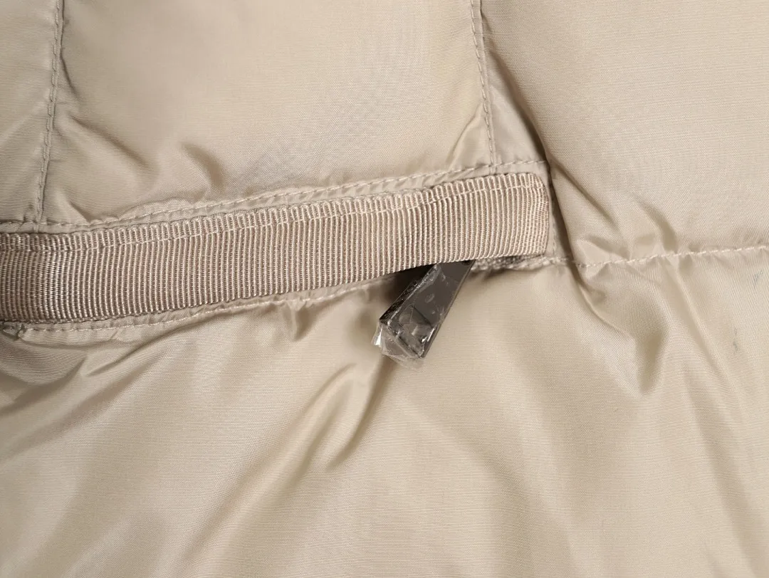 Moncler 蒙口 Avoce 鱼骨束腰女款羽绒服