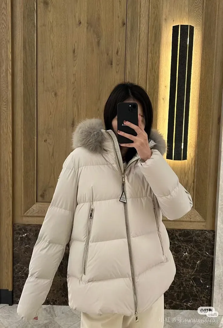 Moncler 蒙口 FW25 Laichefur纯色连帽短款羽绒服夹克外套