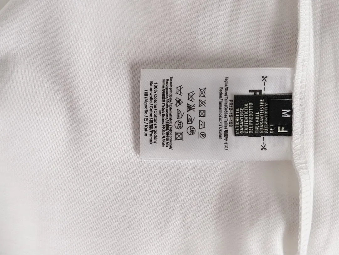 FENDI 芬迪 2026新款 官网同步 立体烫珠重工刺绣字母logo 男女同款 短袖t恤