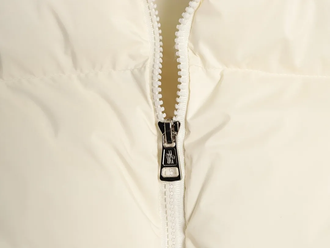 Moncler Alma 蒙口大标羽绒马甲