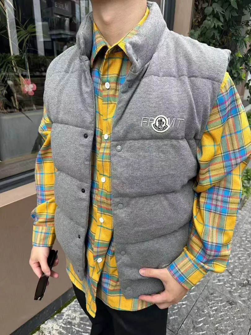 MONCLER蒙口MC 联名款小标刺绣羽绒马甲