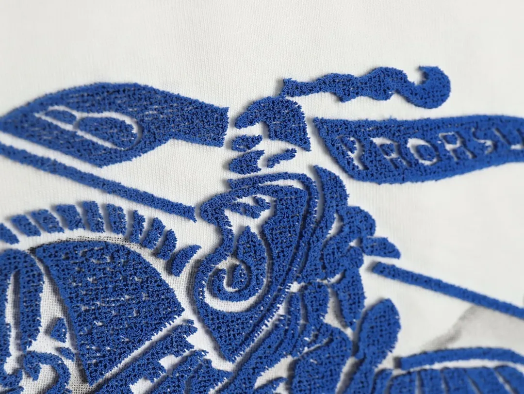 Burberry/巴宝莉 25ss 战马牙刷绣及泼墨印花短袖T恤