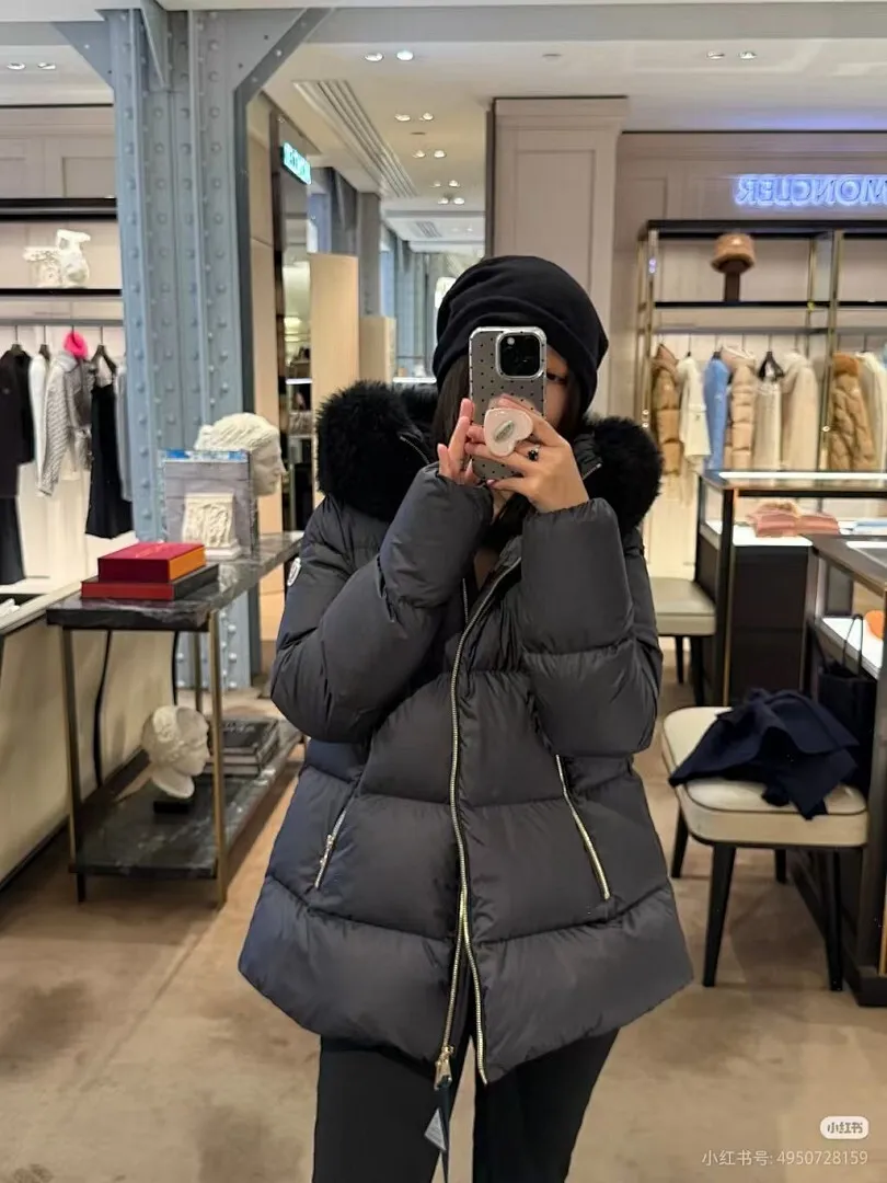 Moncler 蒙口 FW25 Laichefur纯色连帽短款羽绒服夹克外套