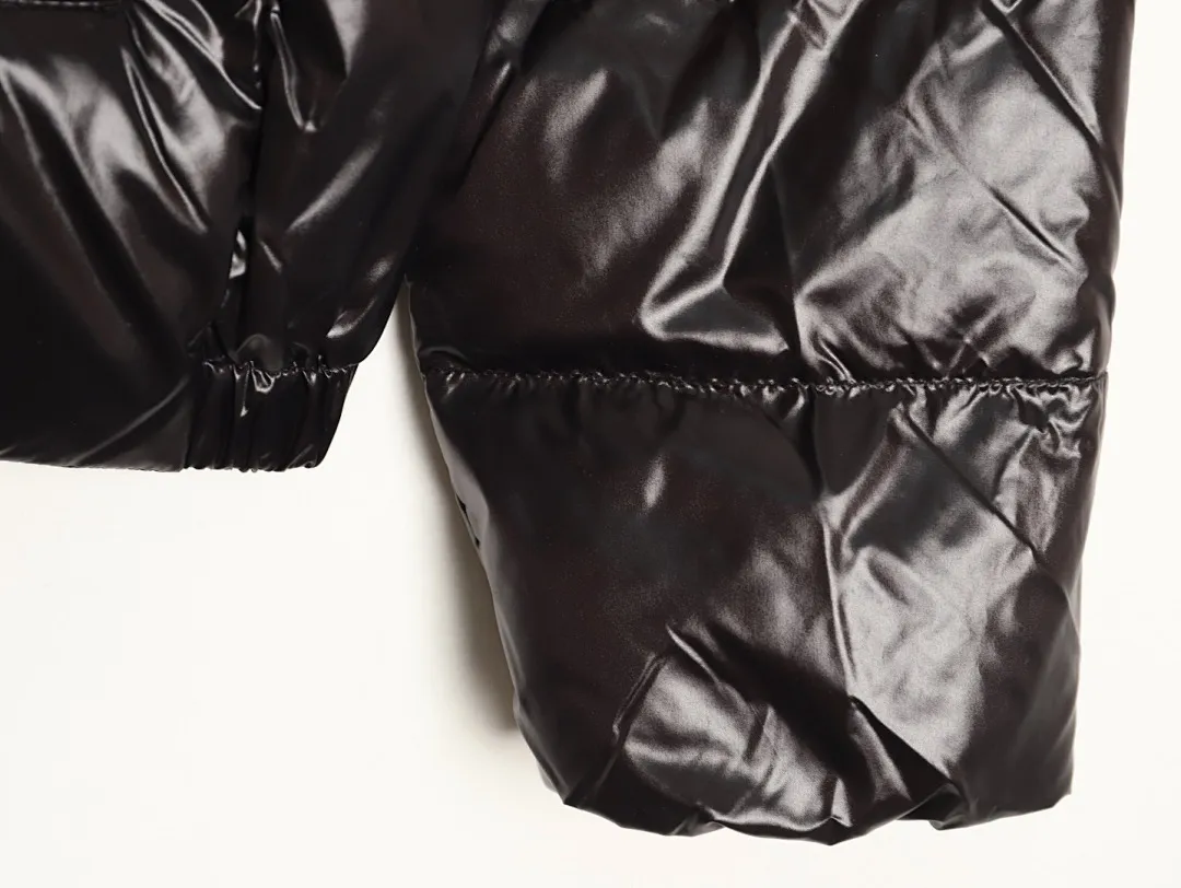 Moncler/蒙口 Andro系列 SS24 ANDRO短款徽标连帽长袖羽绒服