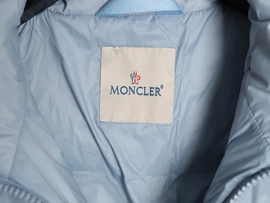 Moncler 蒙口 Mon Citala 简约立领大标羽绒服