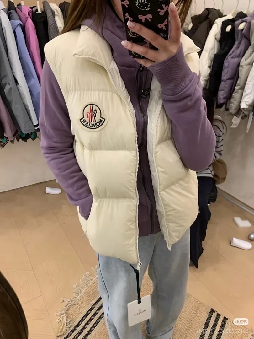 Moncler Alma 蒙口大标羽绒马甲