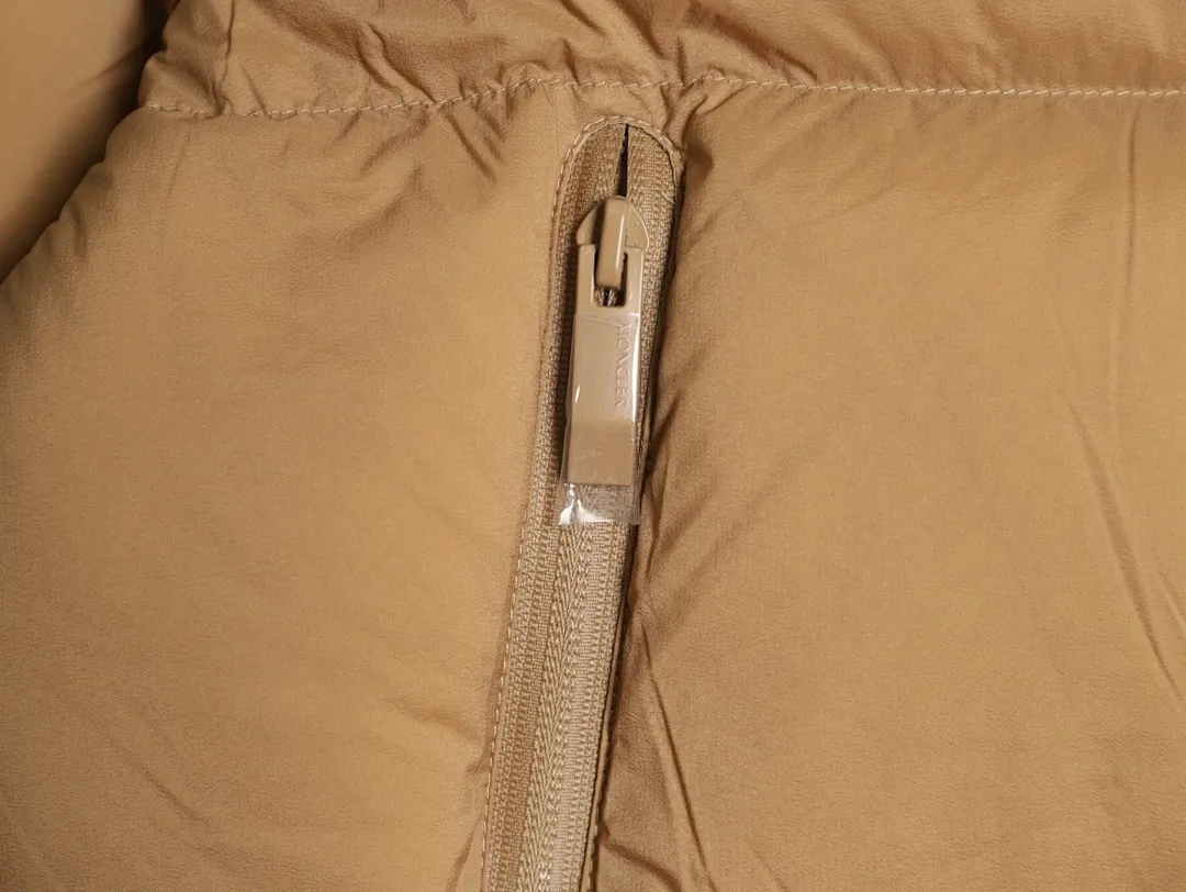 Moncler/蒙口 立领纯色双拉链羽绒服