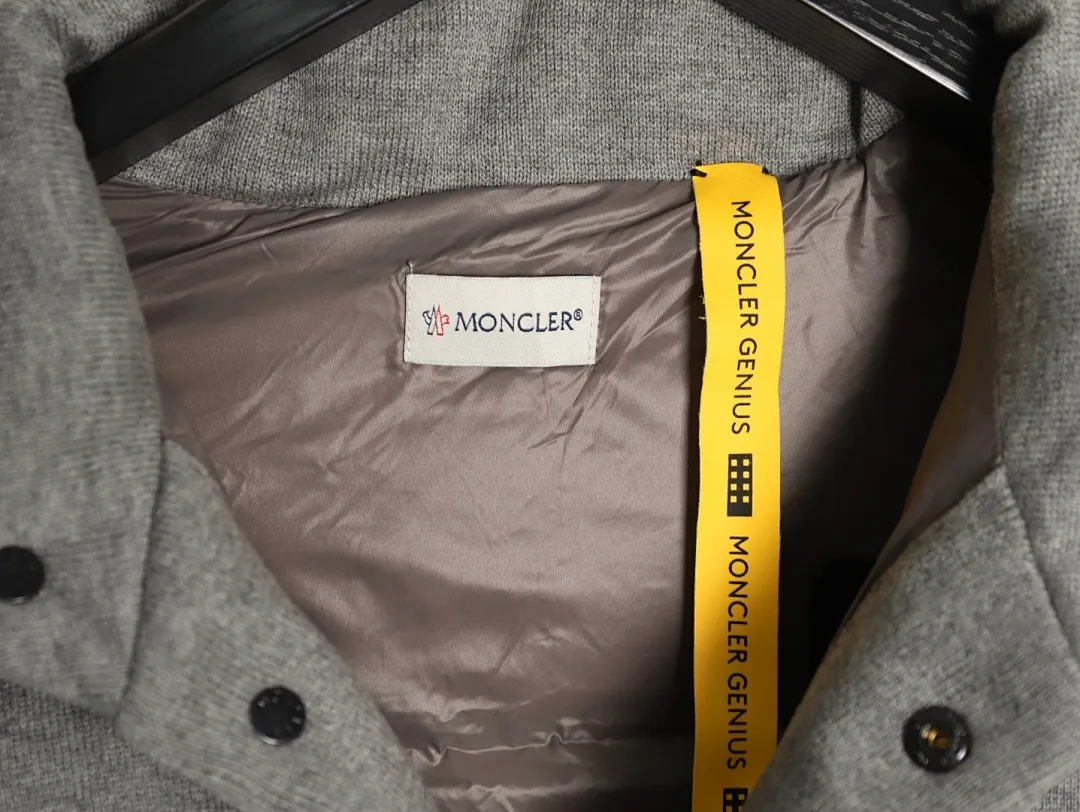 MONCLER蒙口MC 联名款小标刺绣羽绒马甲