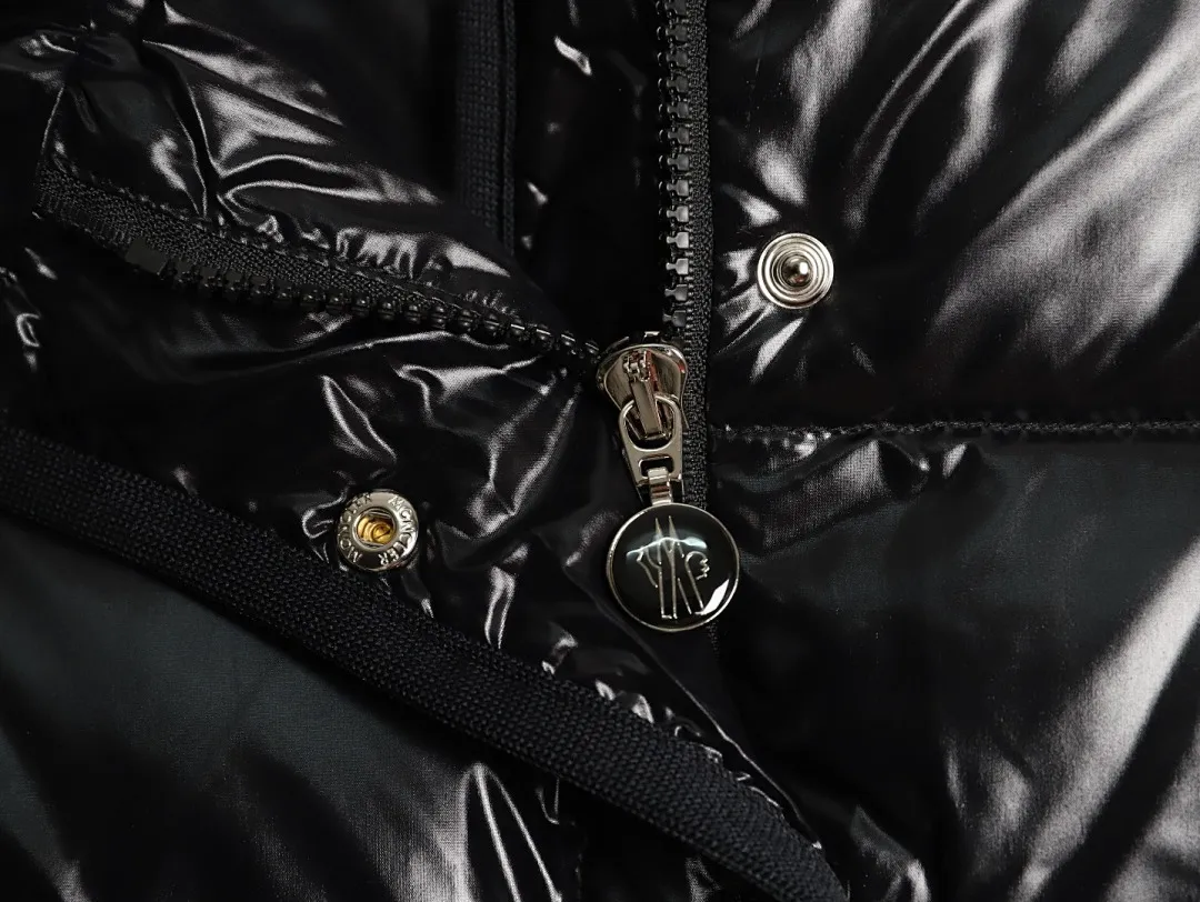 Moncler/蒙口Barante系列小蛮腰束腰羽绒服