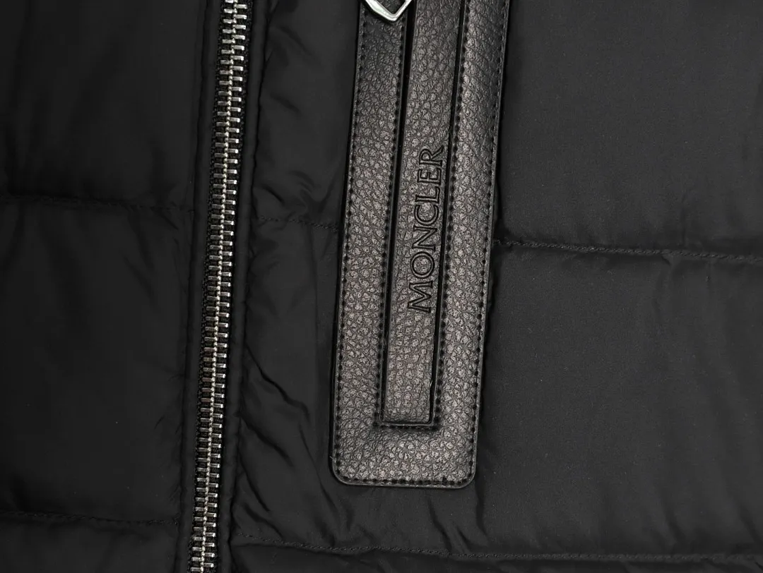 Moncler/蒙口 25Fw新款黑标皮拉链立领羽绒服