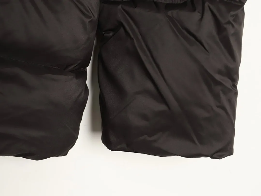 Moncler 蒙口 x 1017 ALYX 9SM联名系列连帽羽绒服