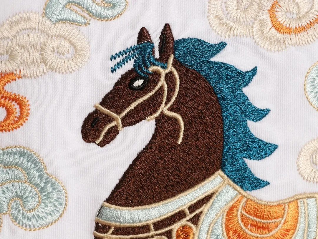 DIOR 迪奥 2026新款 马年限定 万针刺绣马匹字母logo 男女同款 短袖t恤