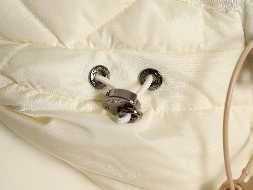 Moncler 蒙口 Avoce 鱼骨束腰女款羽绒服