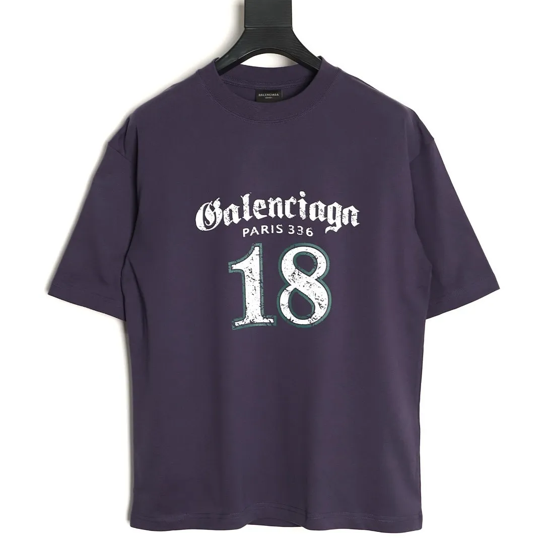 BALENCIAGA巴黎世家BLCG 哥特字母18号干裂印花短袖T恤