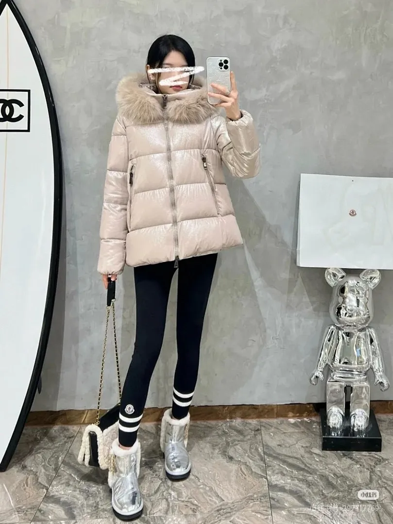 Moncler 蒙口 FW25 Laichefur纯色连帽短款羽绒服夹克外套