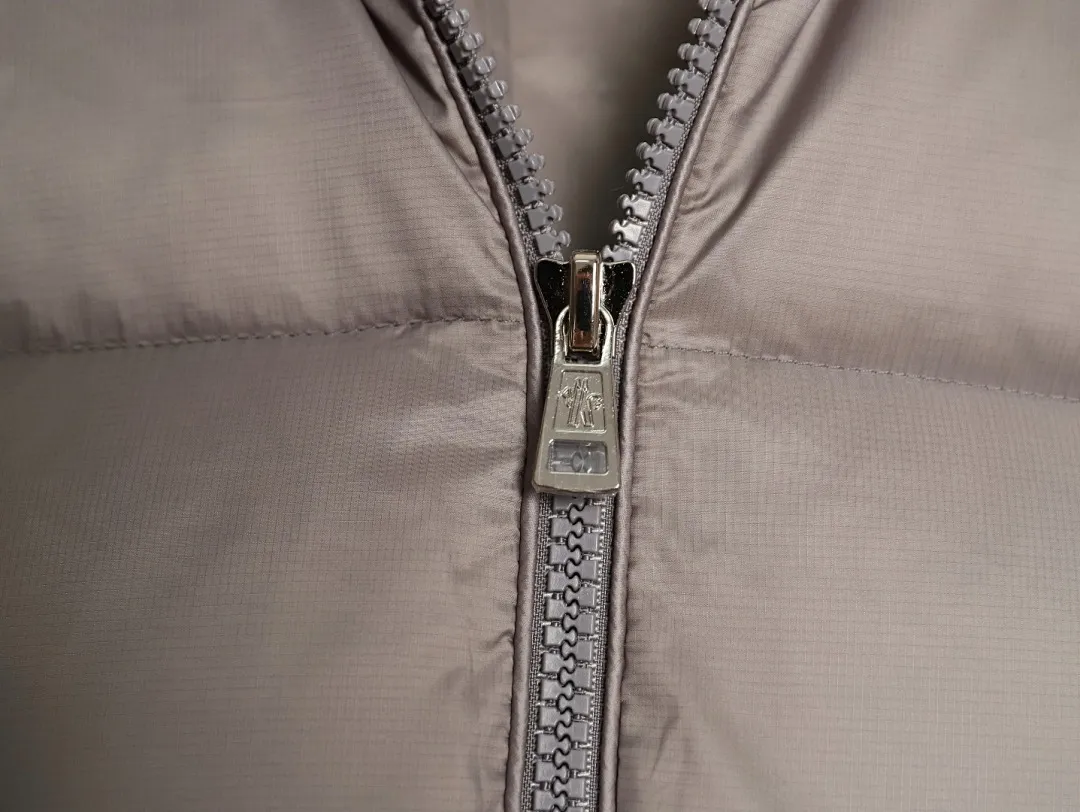 Moncler 蒙口 25SS Couyere maya系列哑光二代纯色羽绒服