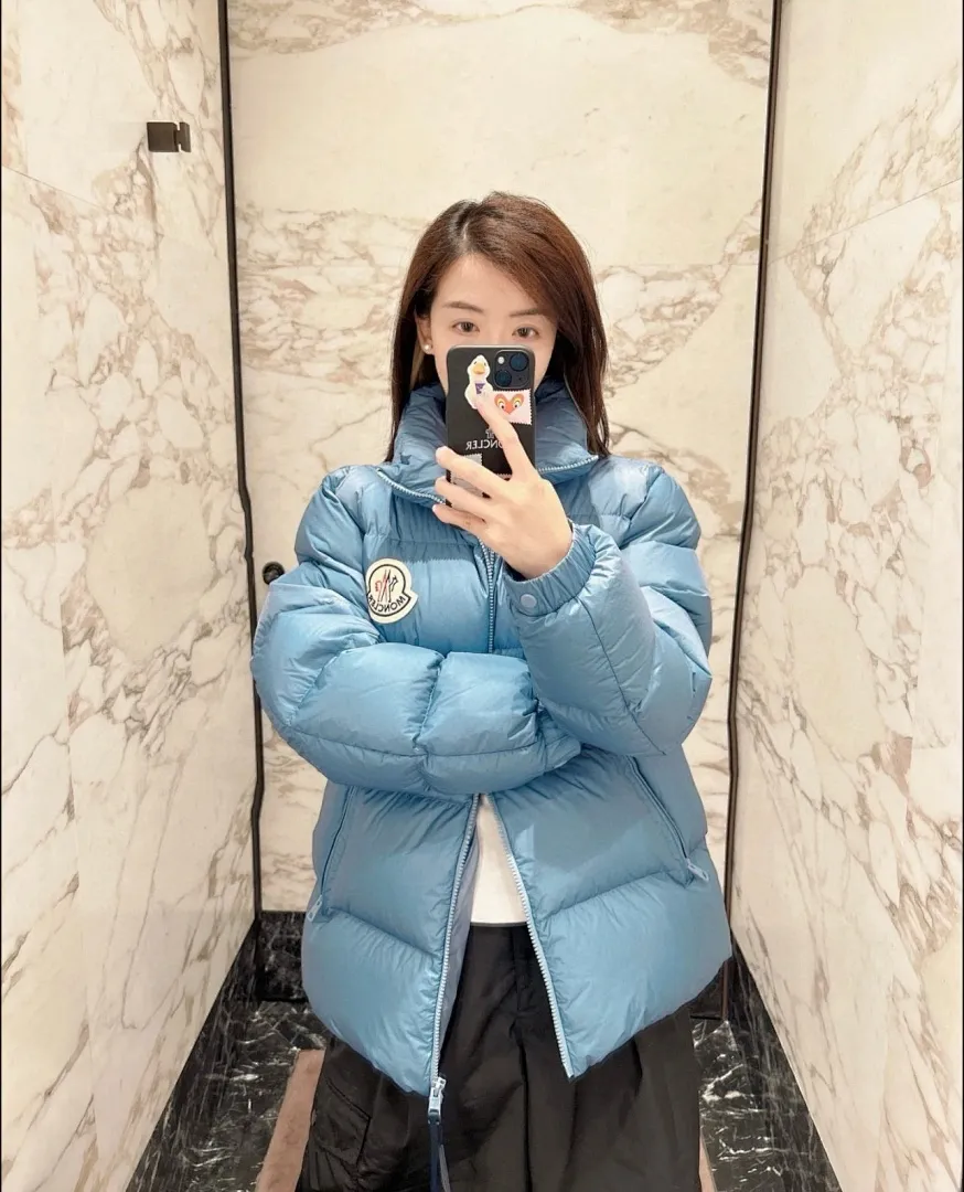 Moncler 蒙口 Mon Citala 简约立领大标羽绒服