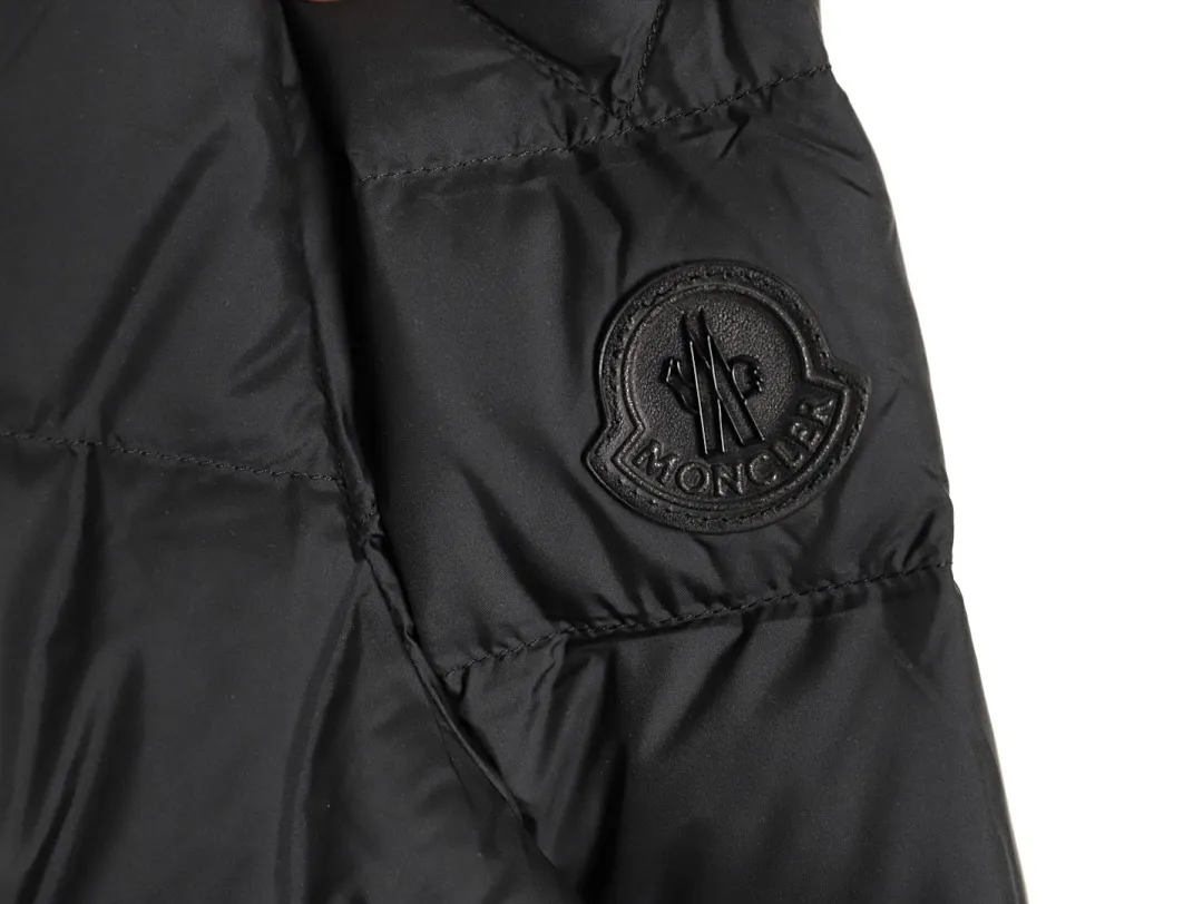 Moncler/蒙口 25Fw新款黑标皮拉链立领羽绒服