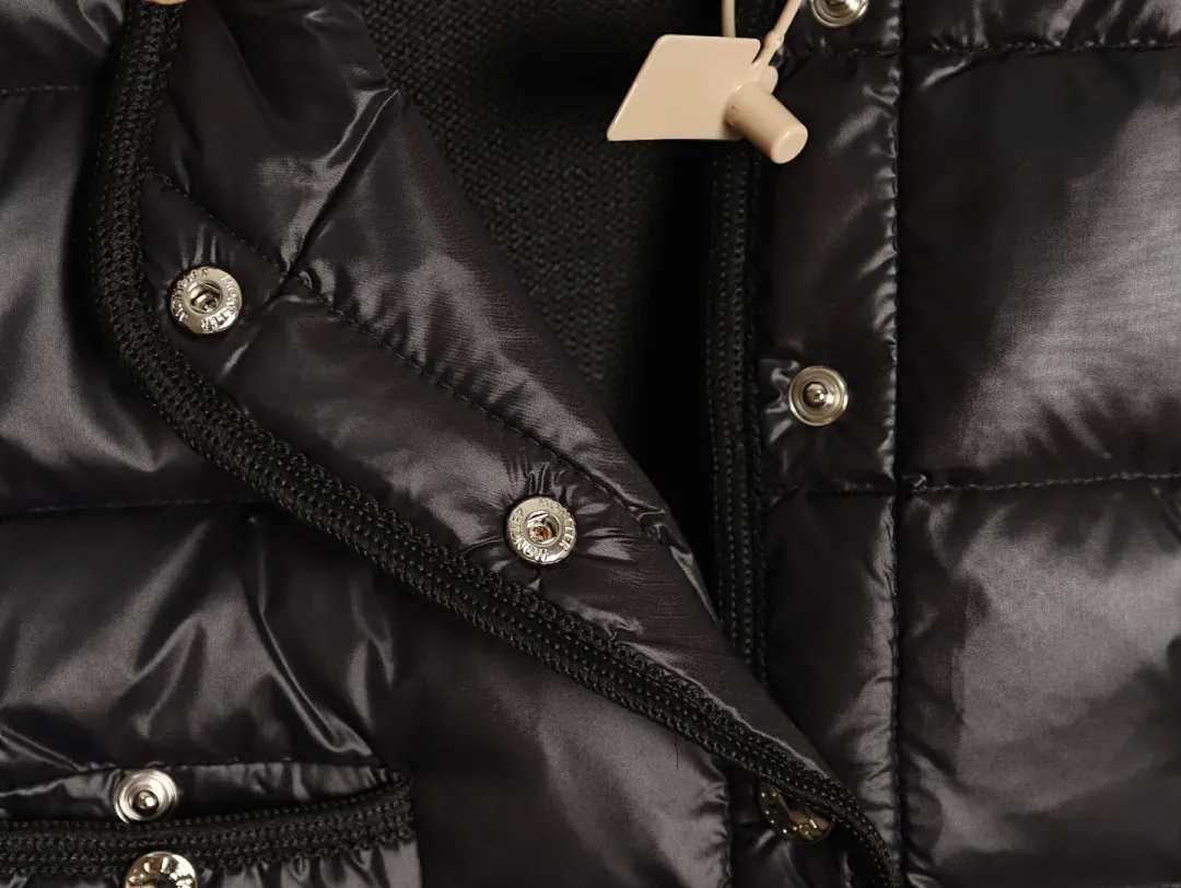 Moncler 蒙口 多纽扣针织拼接羽绒外套