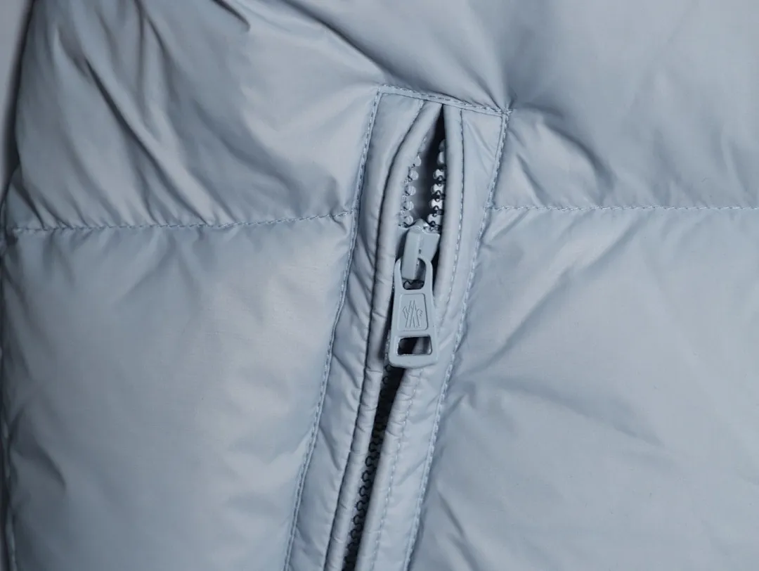 Moncler 蒙口 Mon Citala 简约立领大标羽绒服