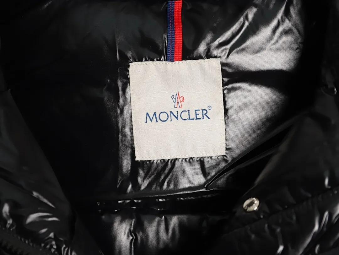 Moncler/蒙口Barante系列小蛮腰束腰羽绒服