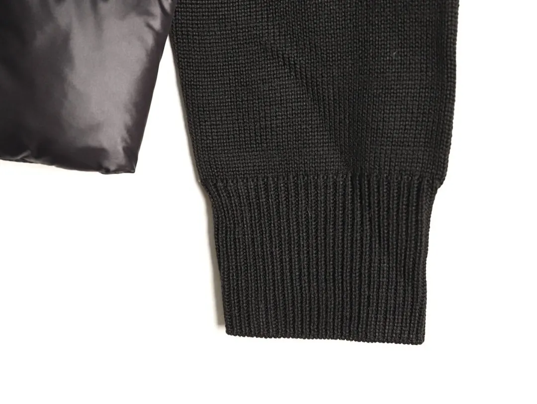 Moncler 蒙口 多纽扣针织拼接羽绒外套