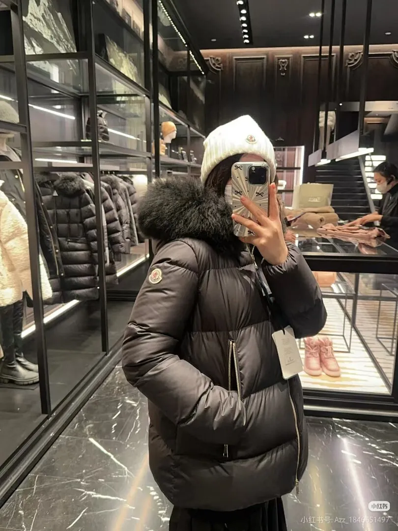 Moncler 蒙口 FW25 Laichefur纯色连帽短款羽绒服夹克外套