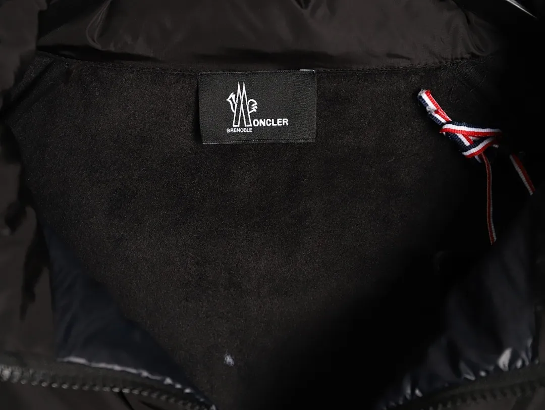 MONCLER蒙口MC 三角标梭织拼接连帽羽绒服