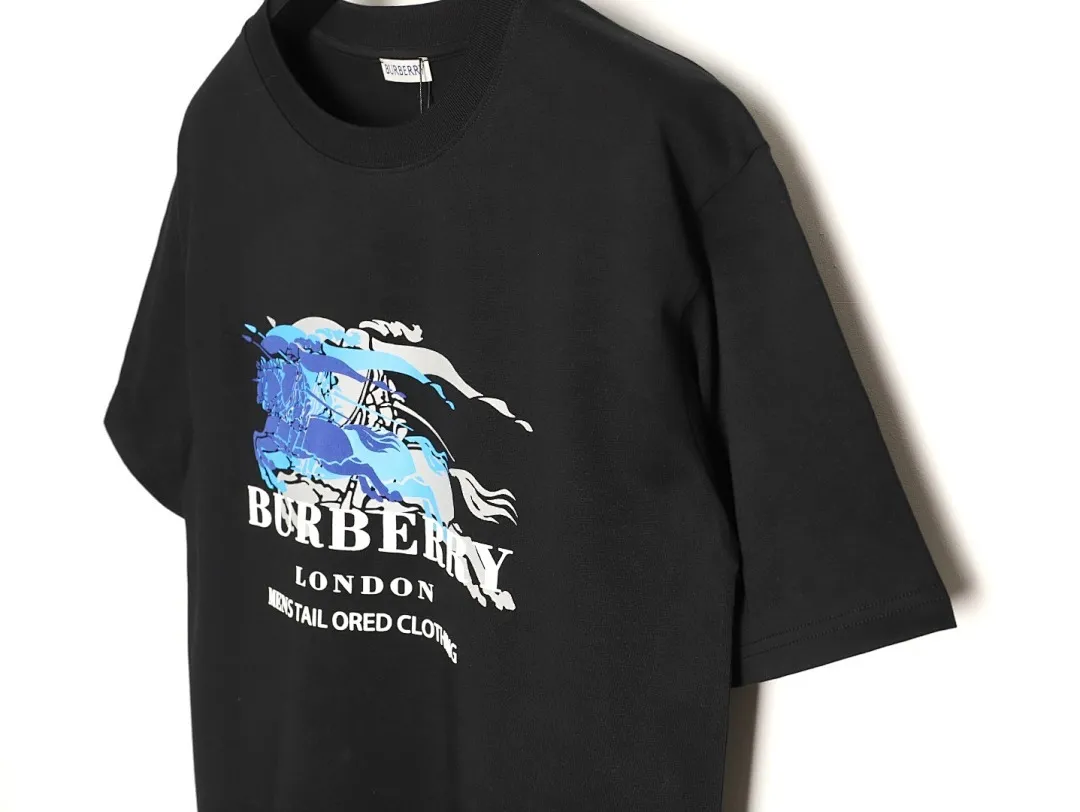 Burberry/巴宝莉 重影重叠战马印花短袖T恤