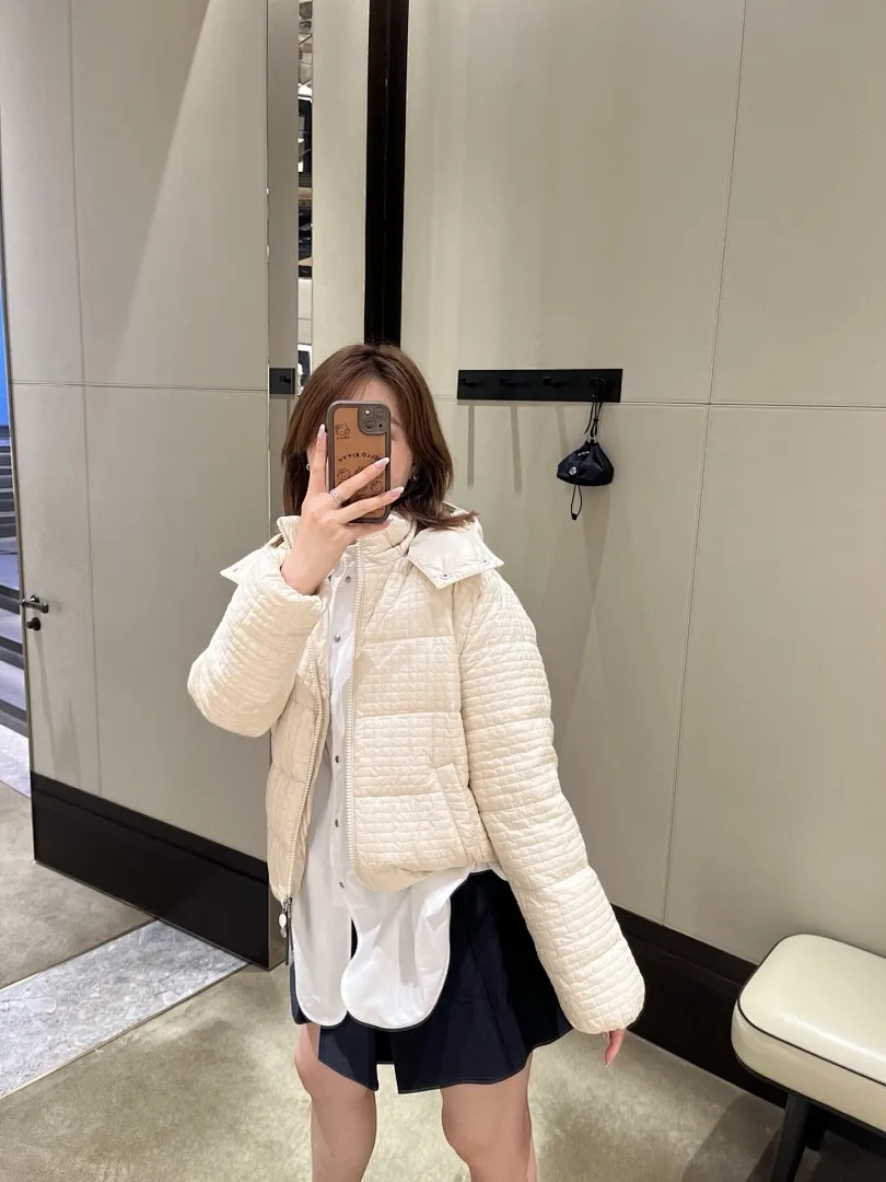 Moncler/蒙口 25Fw 几何绗缝连帽羽绒服