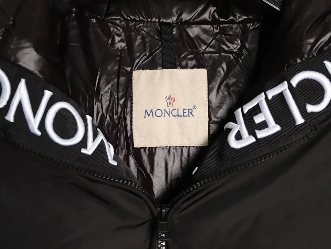 Moncler 蒙口 24ss内里门襟字母绣花羽绒服