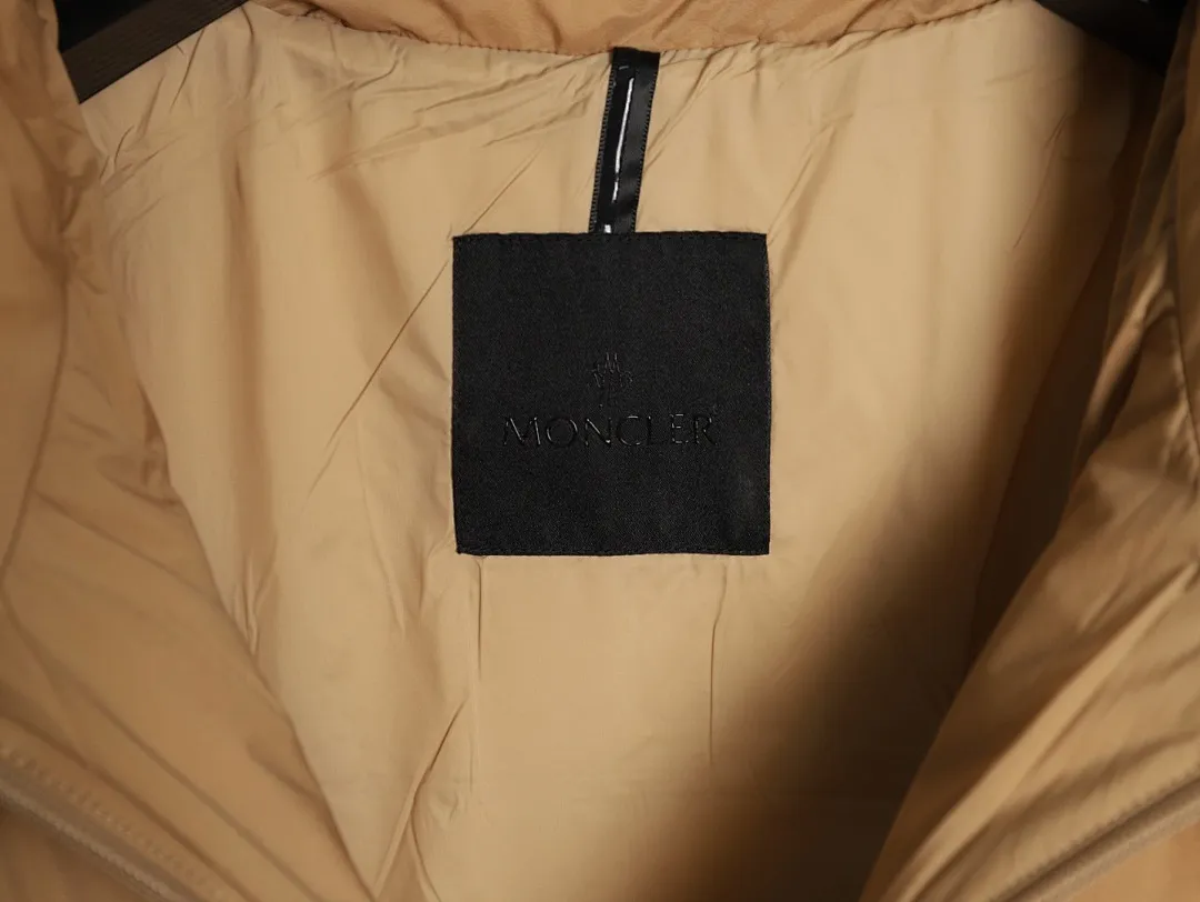Moncler/蒙口 立领纯色双拉链羽绒服