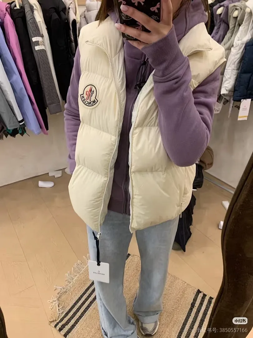 Moncler Alma 蒙口大标羽绒马甲