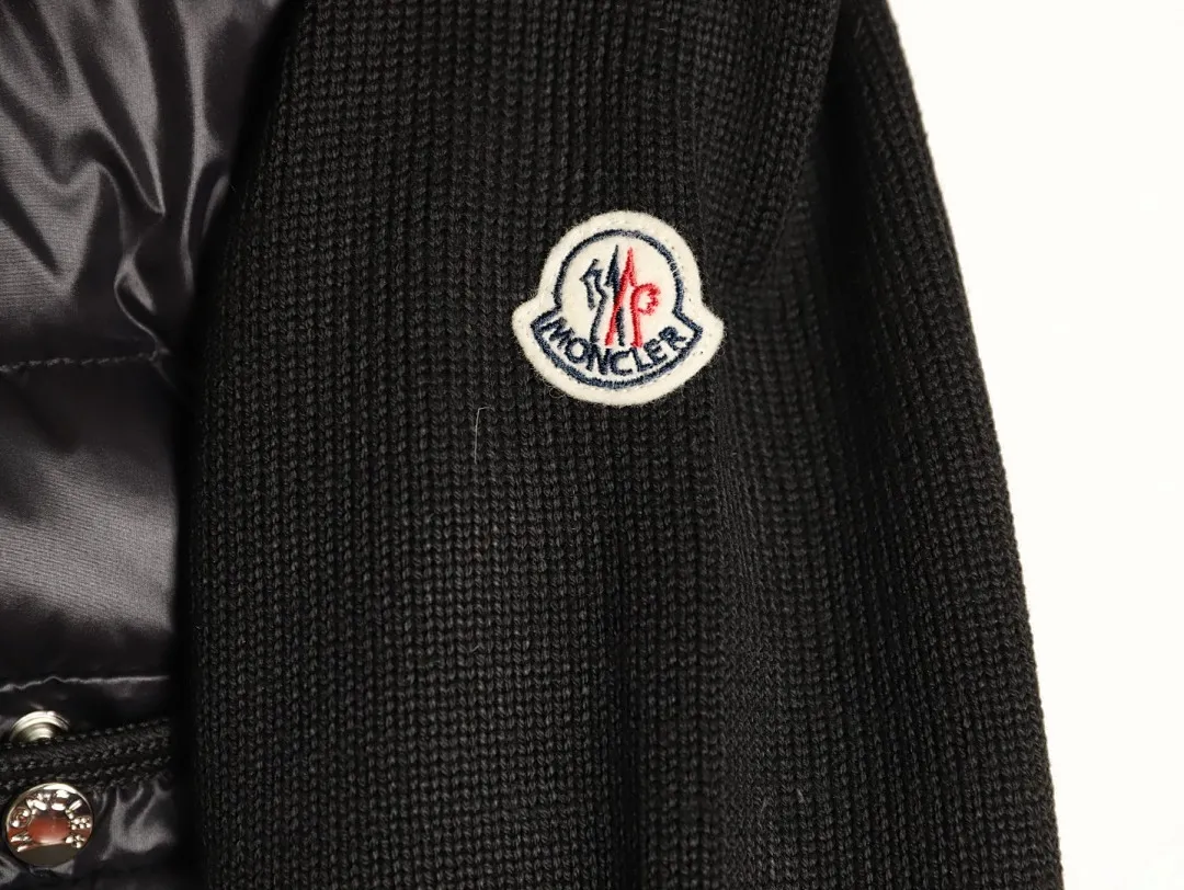 Moncler 蒙口 多纽扣针织拼接羽绒外套