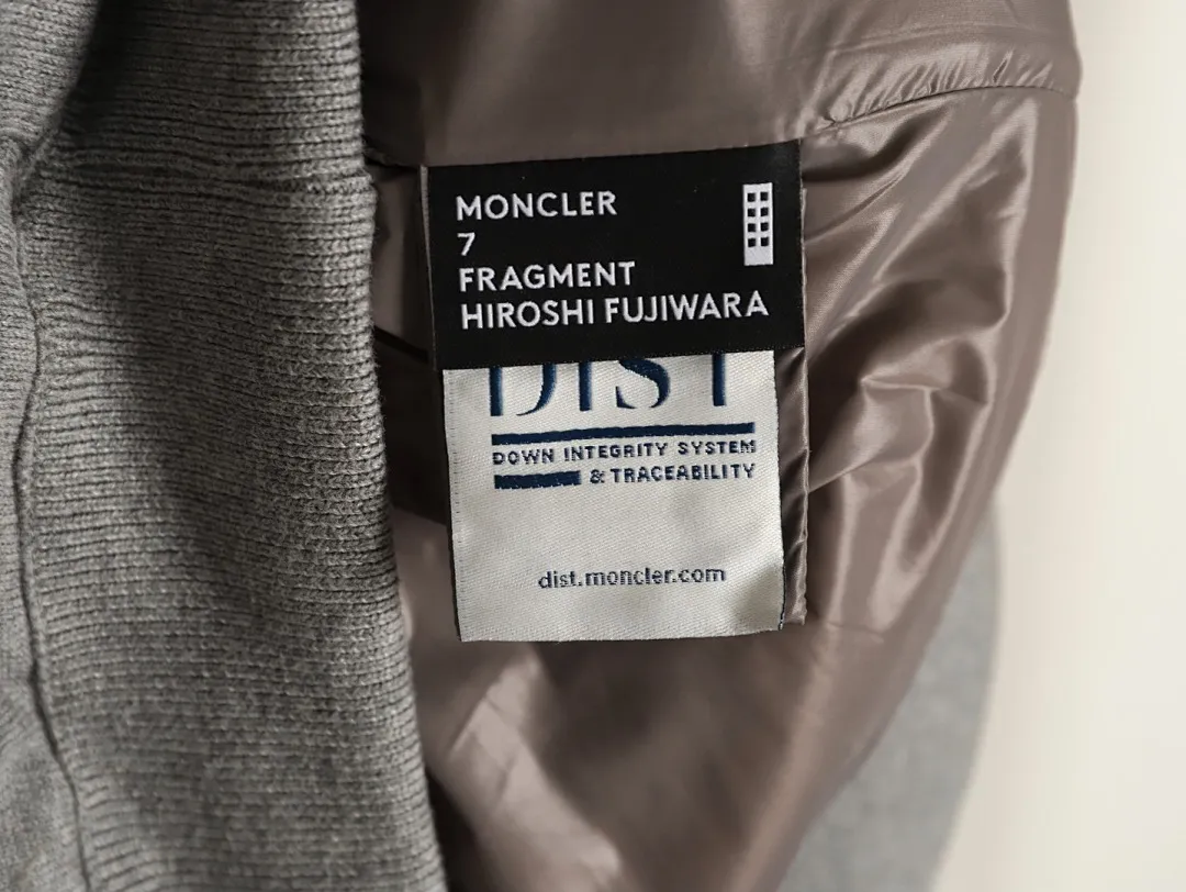 MONCLER蒙口MC 联名款小标刺绣羽绒马甲