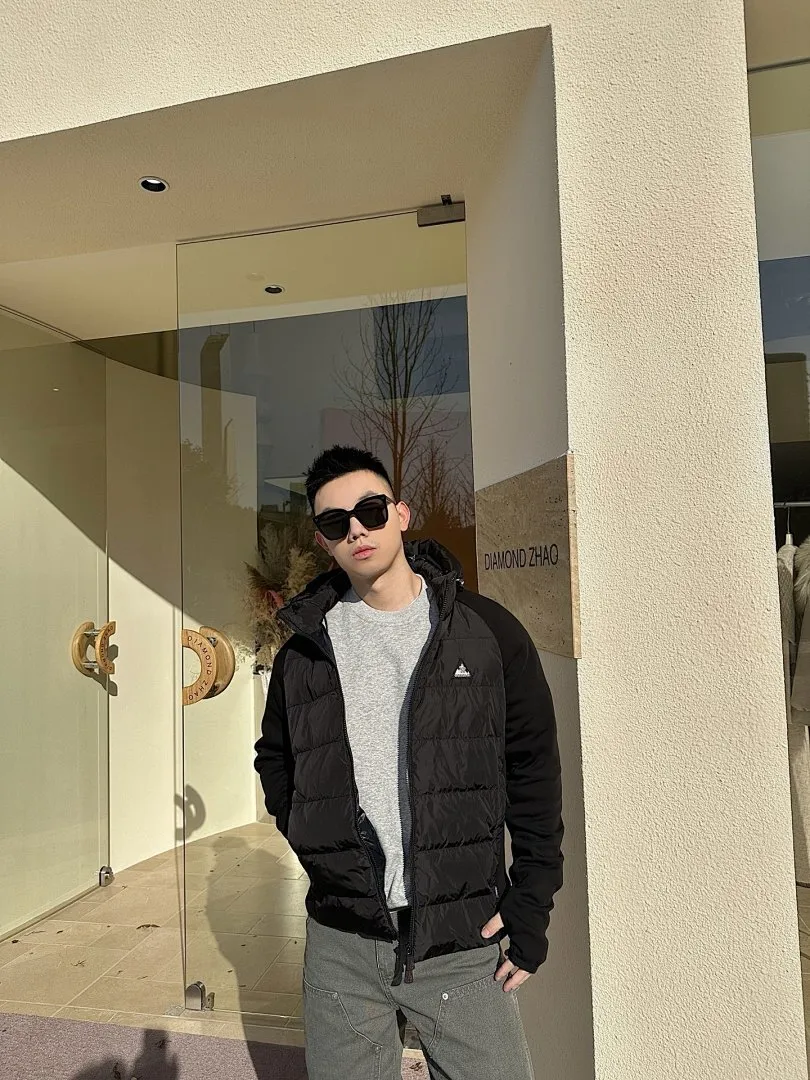 MONCLER蒙口MC 三角标梭织拼接连帽羽绒服