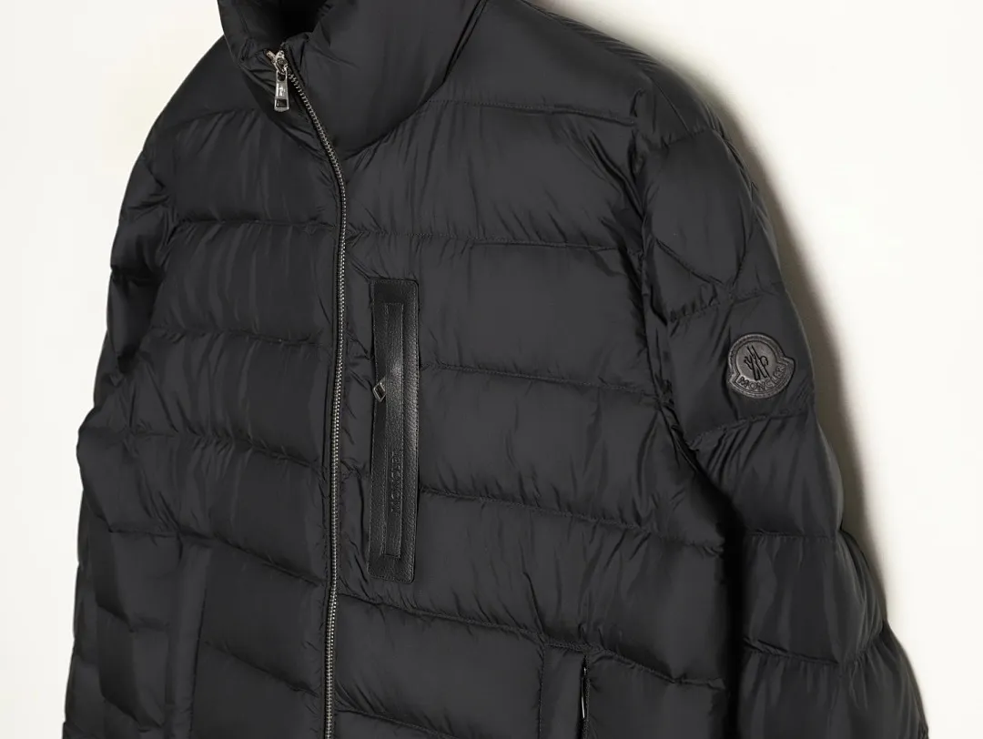 Moncler/蒙口 25Fw新款黑标皮拉链立领羽绒服