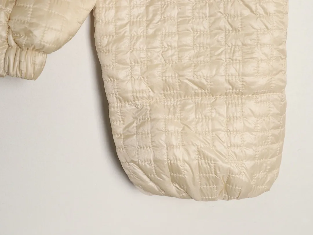 Moncler/蒙口 25Fw 几何绗缝连帽羽绒服