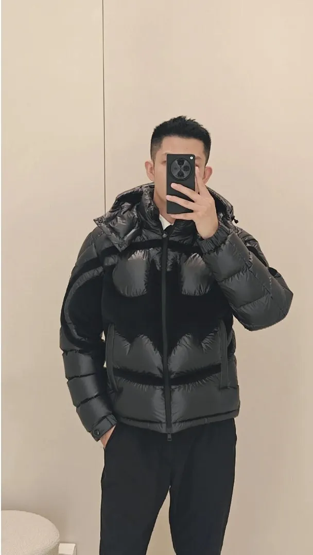 Moncler蒙口MC 24款 蝙蝠侠标识羽绒服