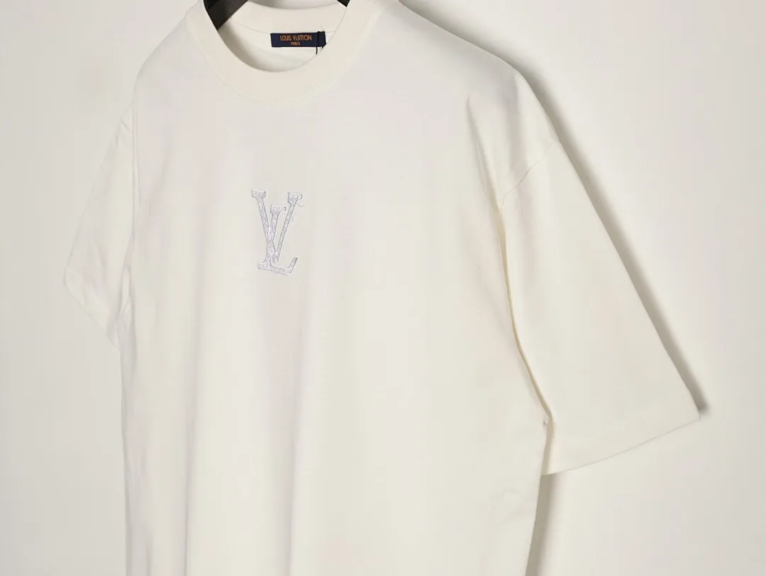 Louis Vuitton路易威登 胸口暗纹老花刺绣短袖