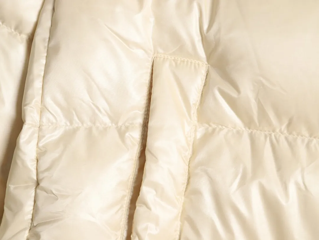 Moncler/蒙口 Baby娃娃款女士中长款连帽羽绒服